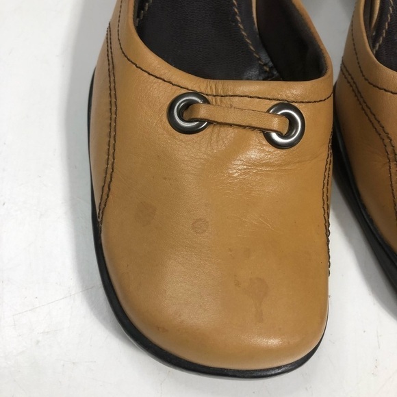 Nine West 'Alcott' Tan Leather Heeled Mules, size 8 - Picture 5 of 9